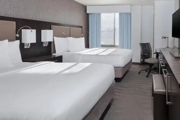 Fairfield Inn & Suites by Marriott New York Staten Island 9